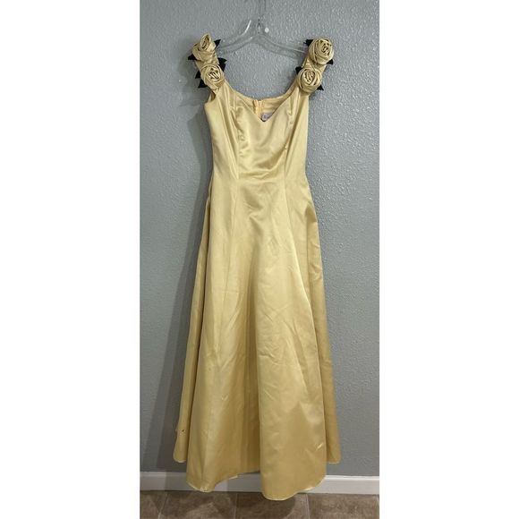 Vintage Dresses & Skirts - Vintage 70s Gold Rosette Sleeveless Ball Gown Formal Prom Homecoming S